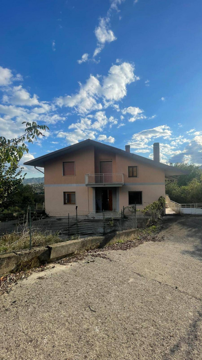 Villa in vendita a Capriglia Irpina (AV)