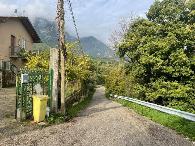 Casa semi-indipendente in vendita a Sant'angelo A Scala (AV)