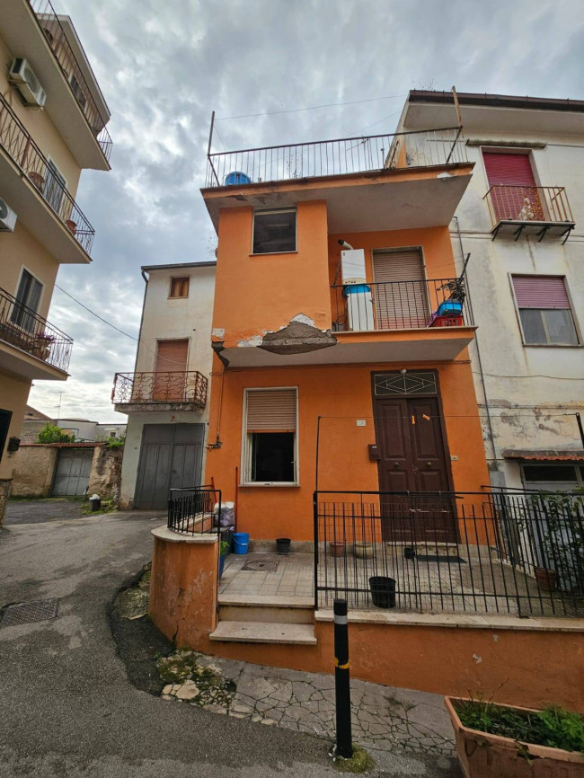 Casa indipendente in vendita a Sparanise (CE)