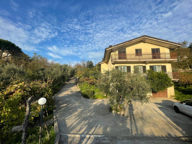 Villa in vendita a Capriglia Irpina (AV)