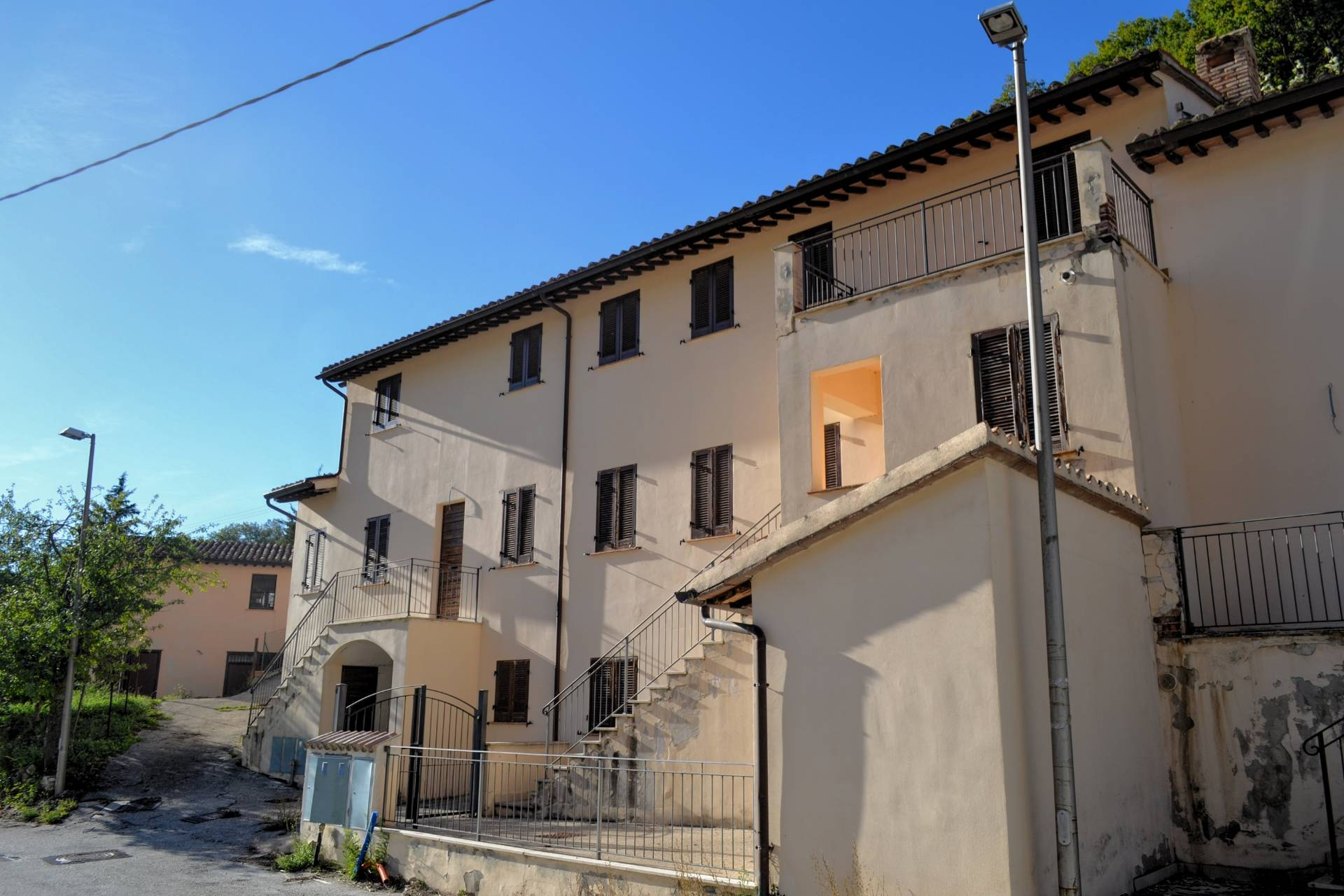 Villa Bifamiliare FOLIGNO vendita    Coldwell Banker VLG Solutions