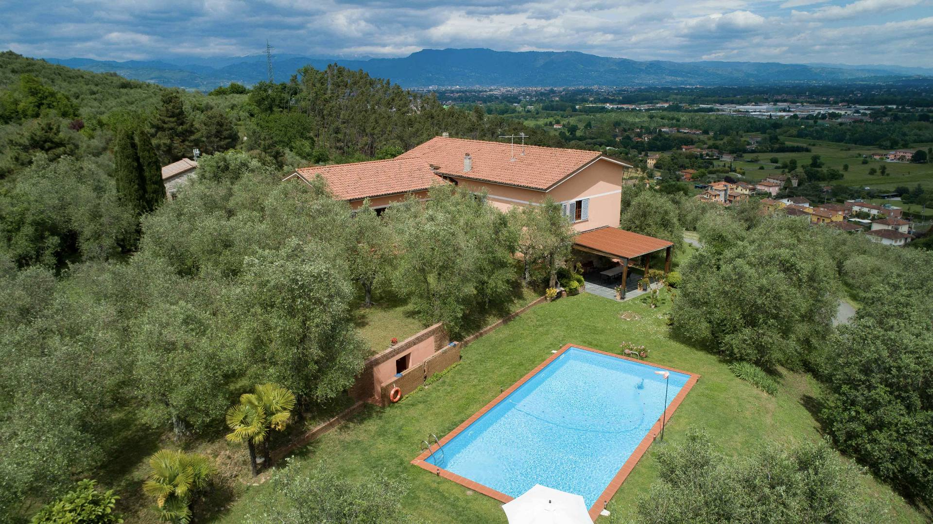 Villa LUCCA vendita  San Lorenzo a Vaccoli  Coldwell Banker Prime Properties