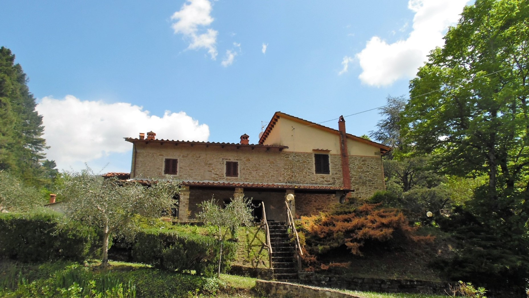 Villa LONDA vendita  Caiano (Chiesa)  Coldwell Banker FRG & Partners