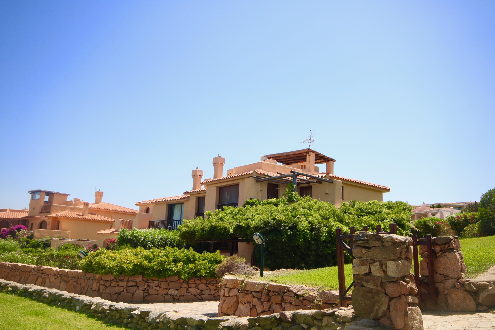  italia vendita quart: porto cervo - cala del faro coldwell banker costa smeralda - porto cervo
