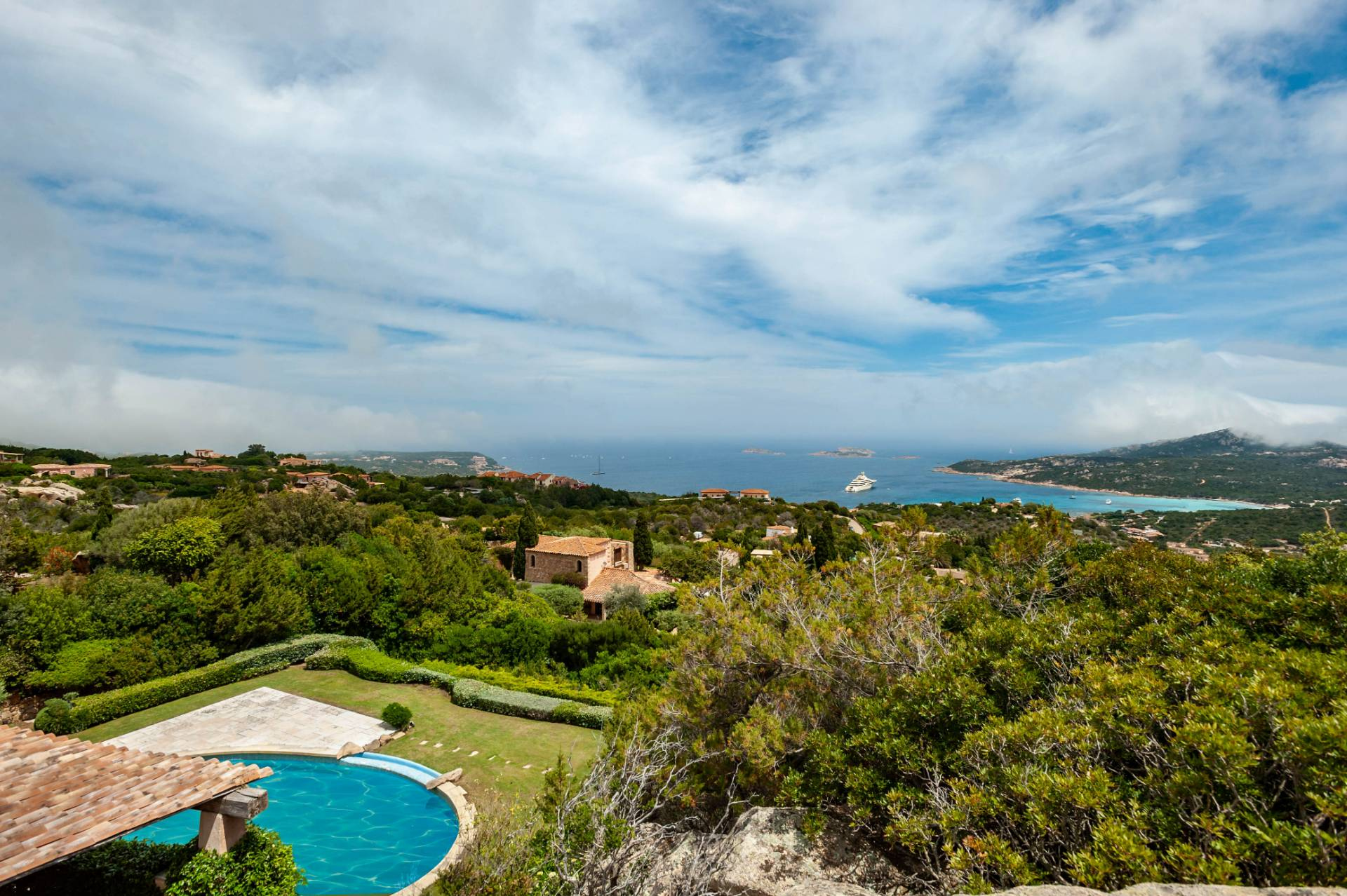  italia vendita quart: porto cervo coldwell banker costa smeralda - porto cervo