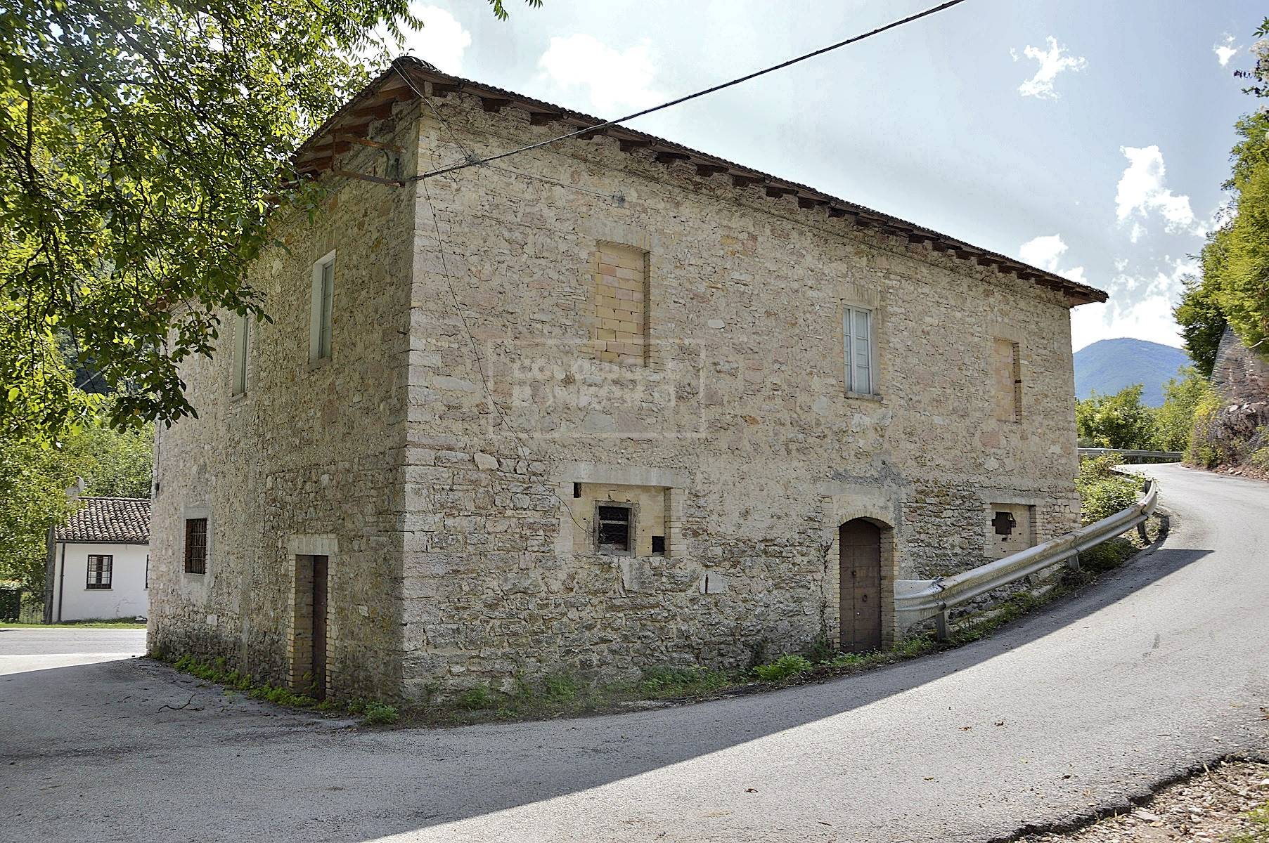 Villa Unifamiliare - Indipendente CERRETO DI SPOLETO vendita  Borgo Cerreto  Coldwell Banker VLG Solutions