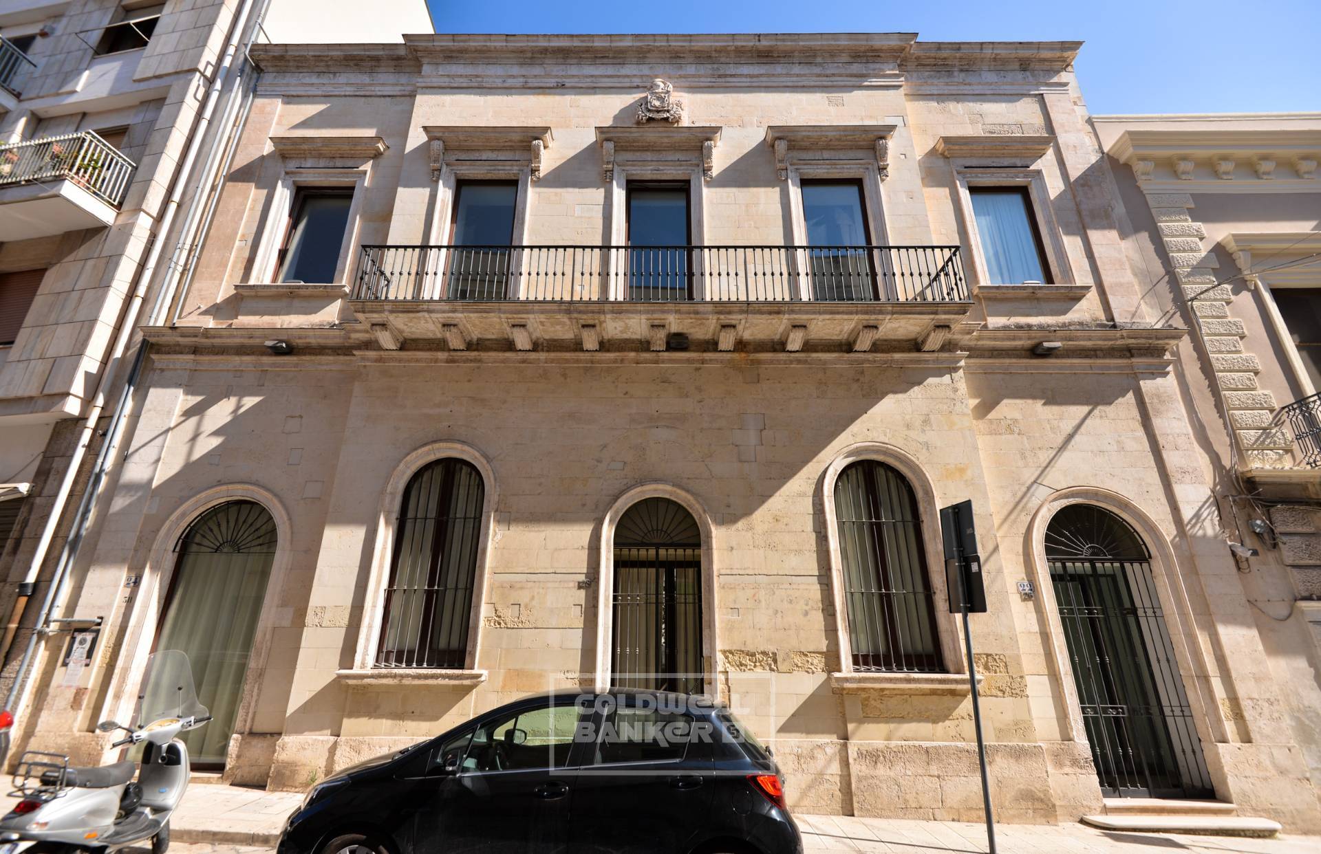 Stabile intero - Palazzo BRINDISI vendita  Centro  Coldwell Banker Bodini International Real Estate