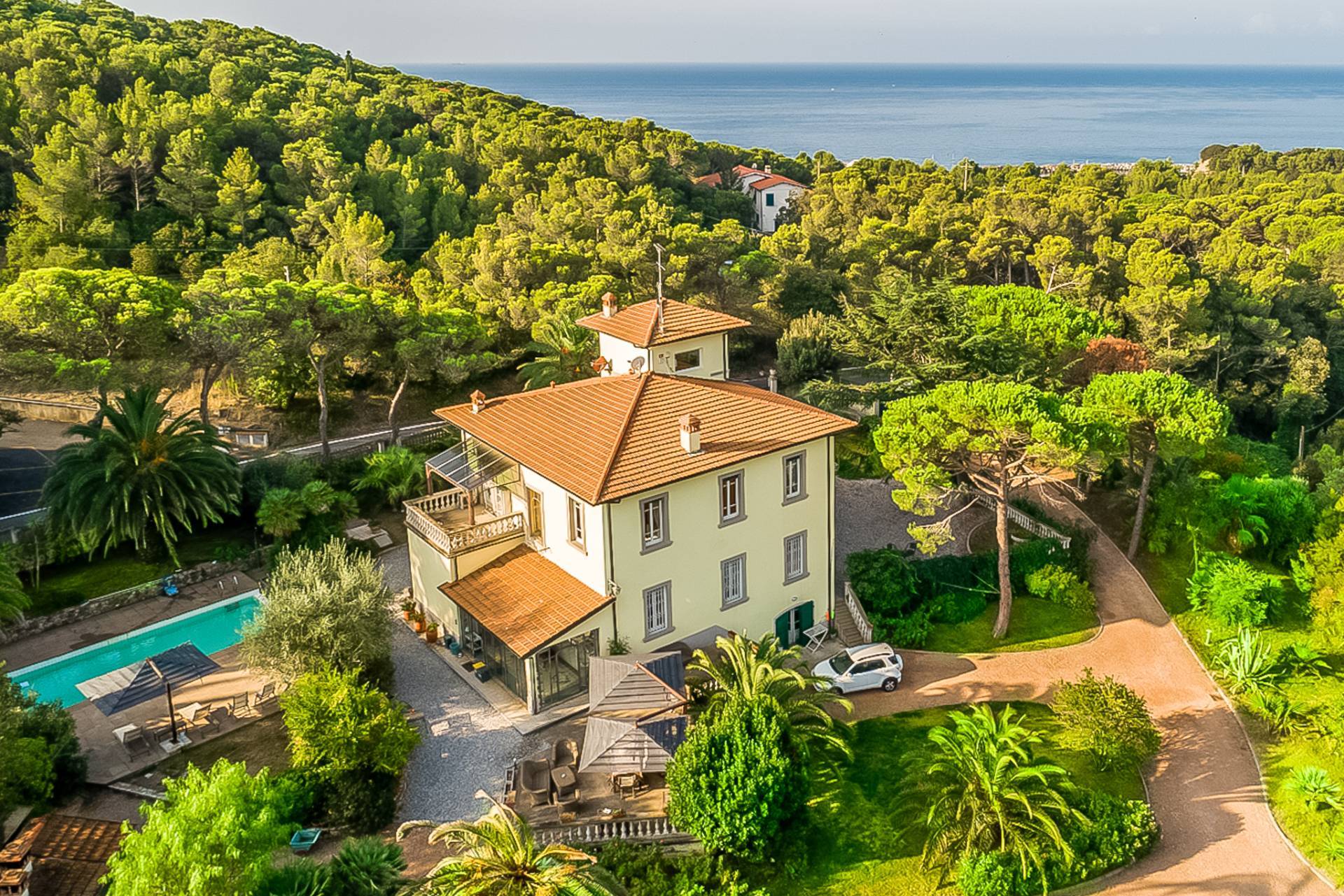 Villa in vendita a Rosignano Marittimo - Zona: Castiglioncello