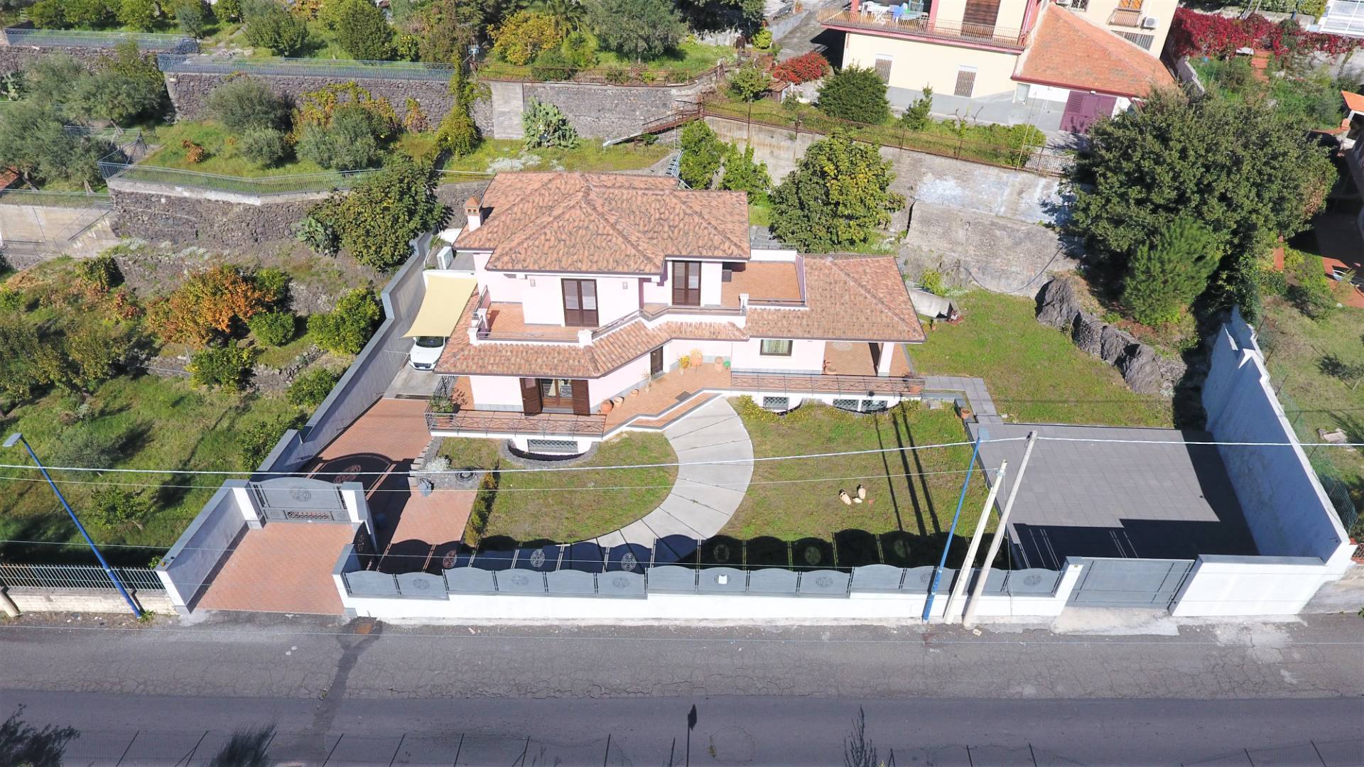 Villa in vendita a Pedara