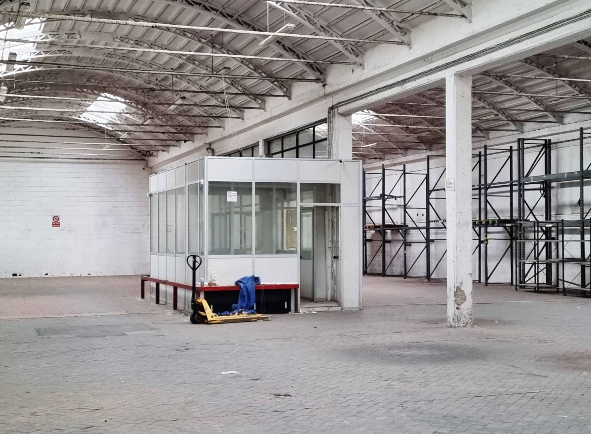 Capannone industriale in vendita a Milano