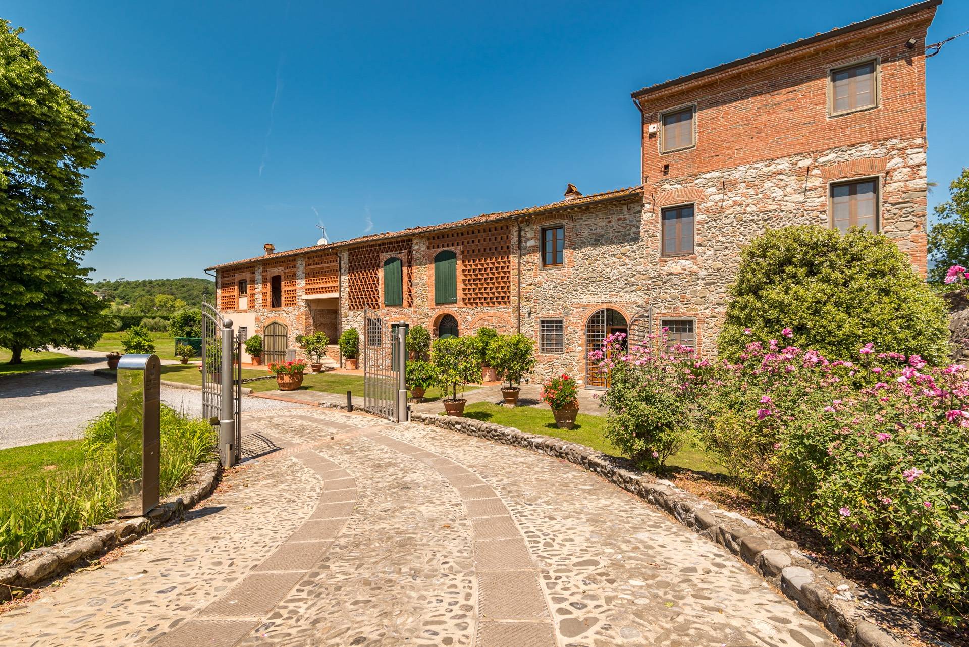 Villa in vendita a Lucca - Zona: San Pietro a Vico