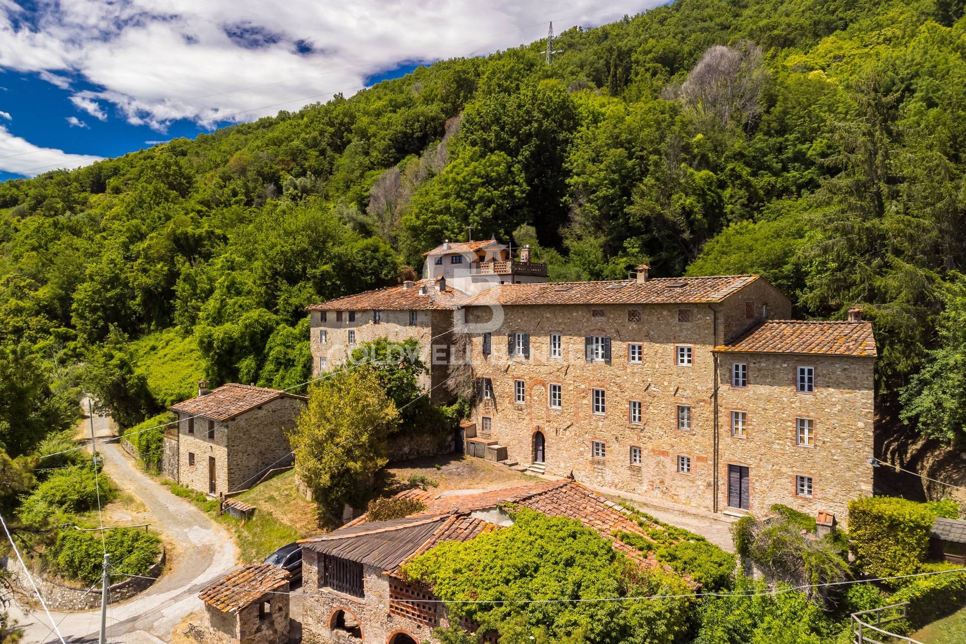 Villa in vendita a Lucca - Zona: La Cappella