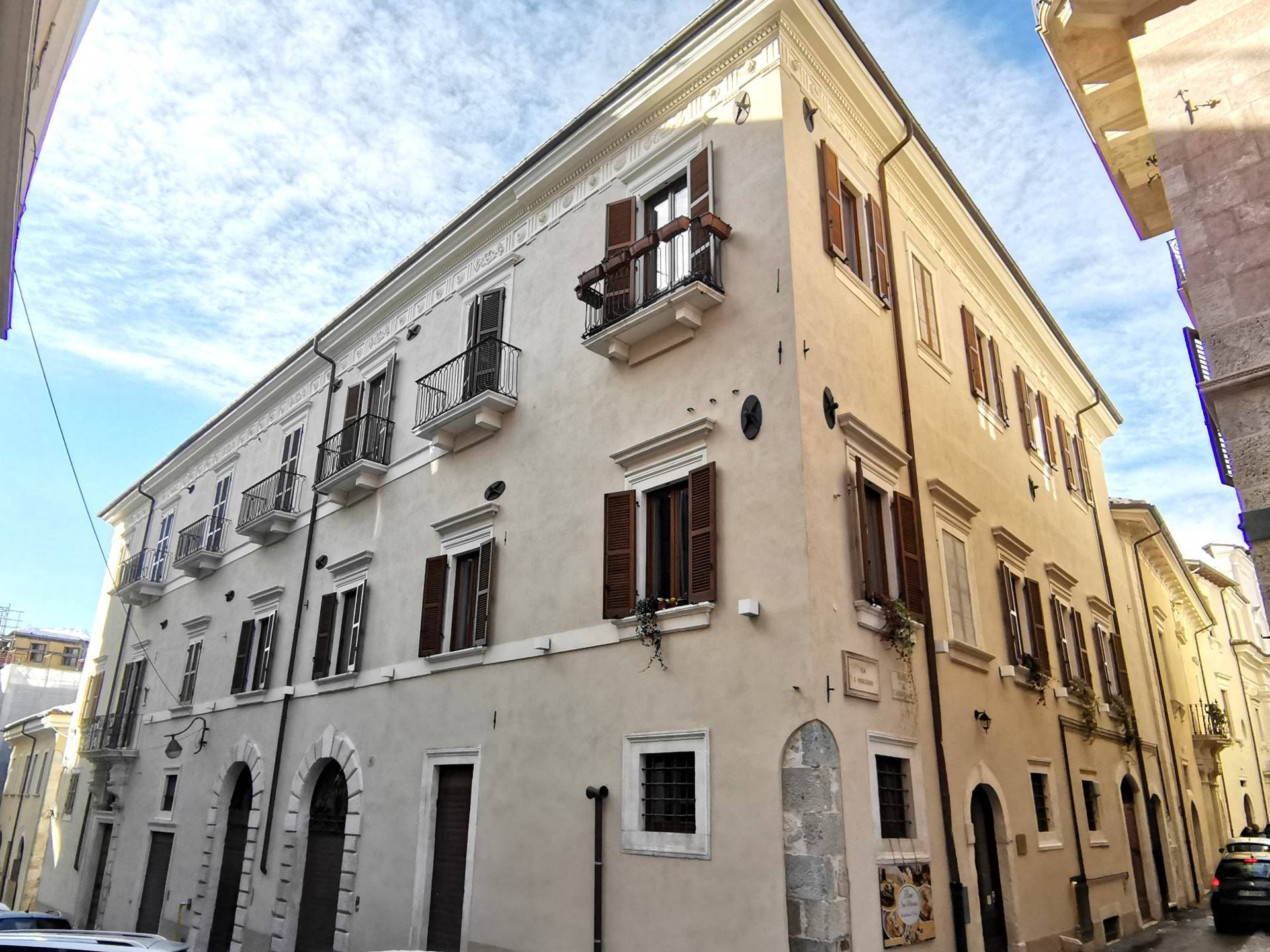 Ufficio in vendita a L'Aquila - Zona: Centro storico