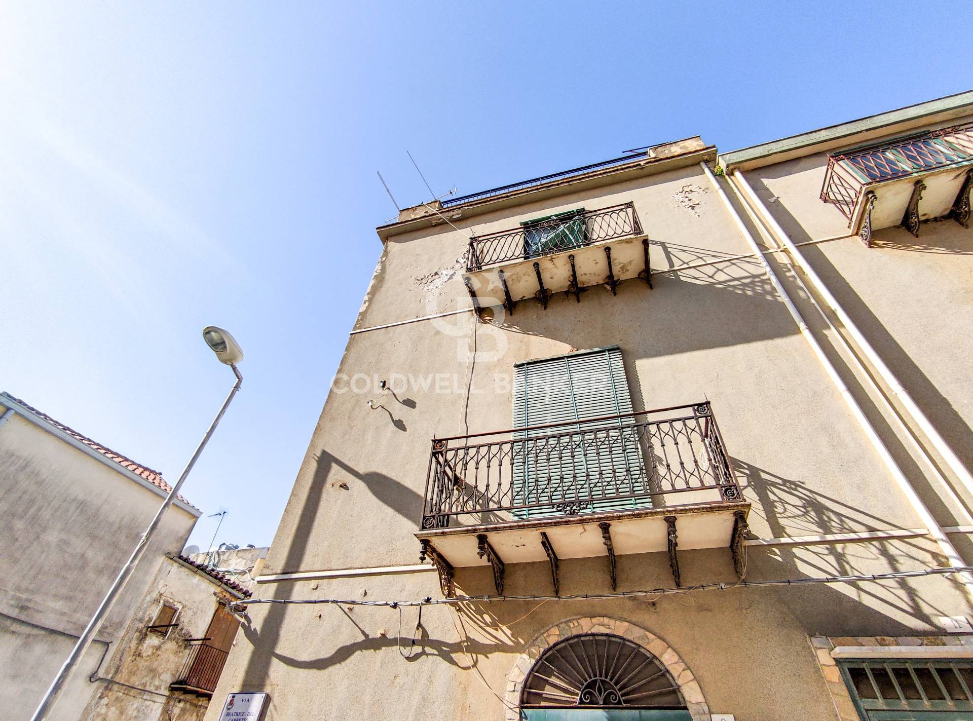 Stabile / Palazzo in vendita a Ventimiglia di Sicilia