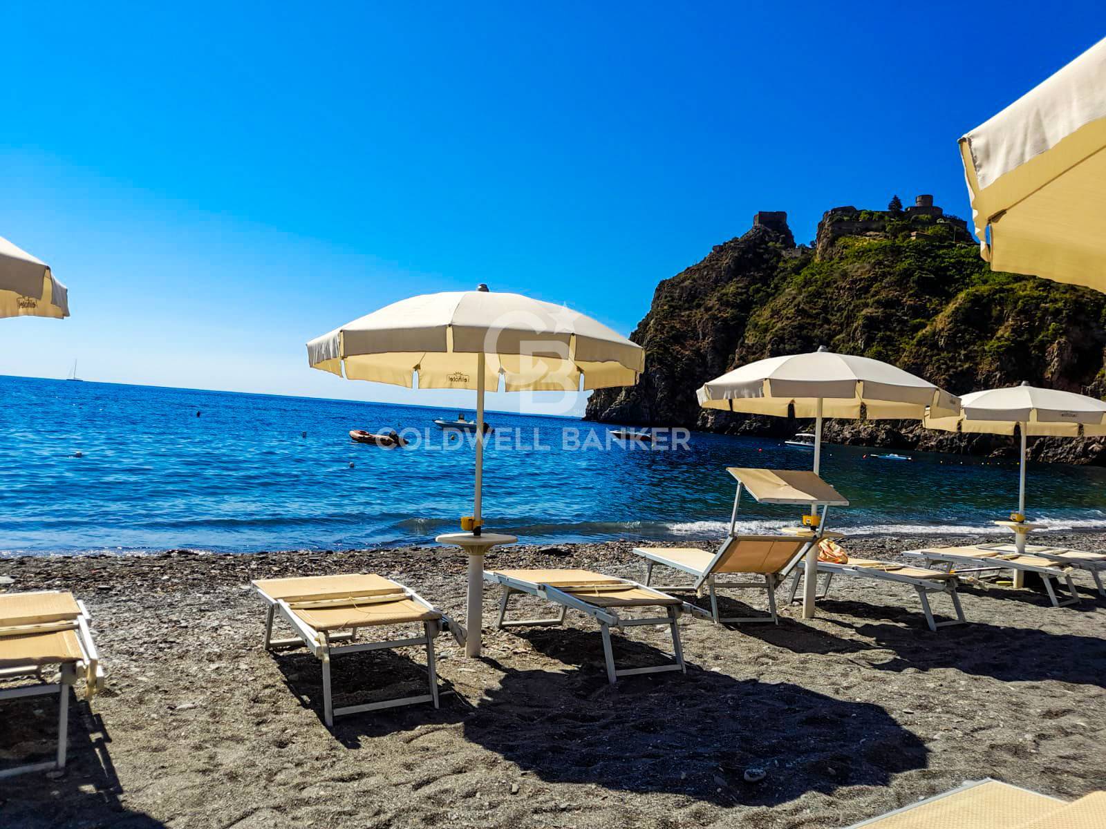 Appartamento in vendita a Sant'Alessio Siculo