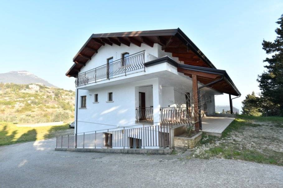 Villa bifamiliare in vendita a Trentinara