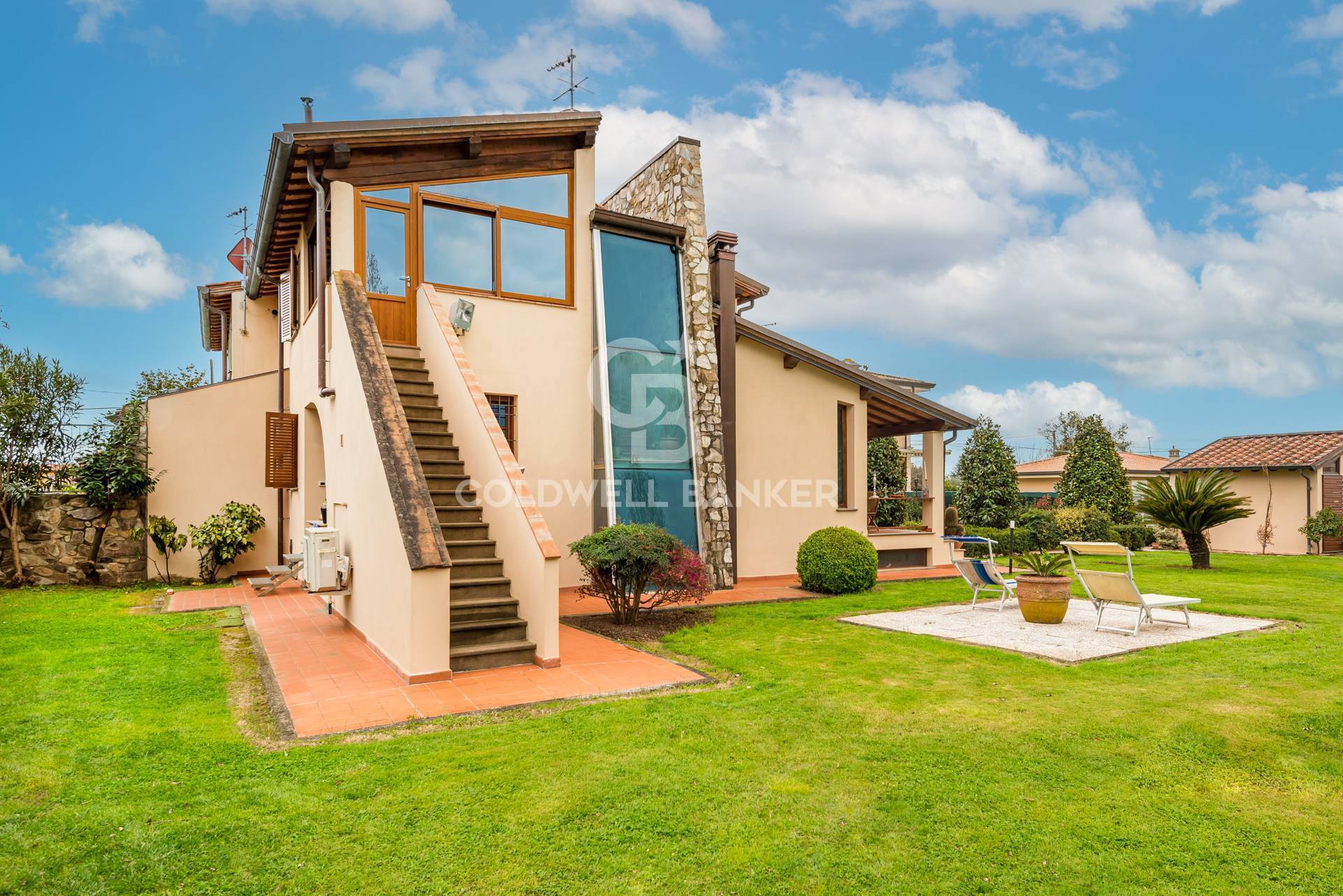 Villa bifamiliare in vendita a Camaiore - Zona: Lido di Camaiore