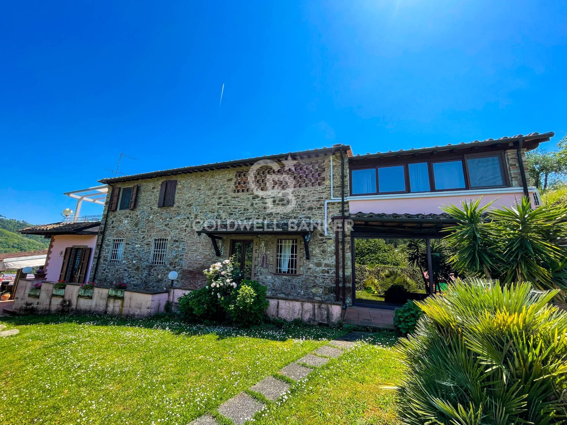 Villa in vendita a Massarosa - Zona: Bargecchia