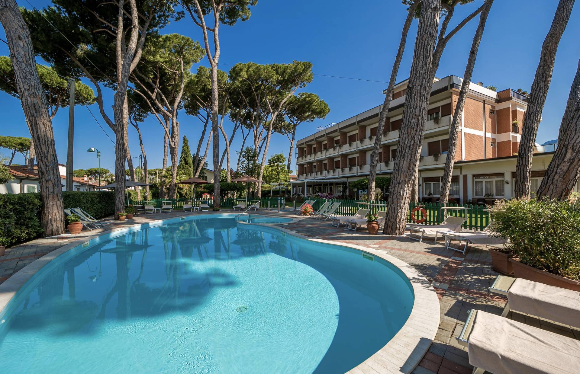 Hotel in vendita a Forte dei Marmi