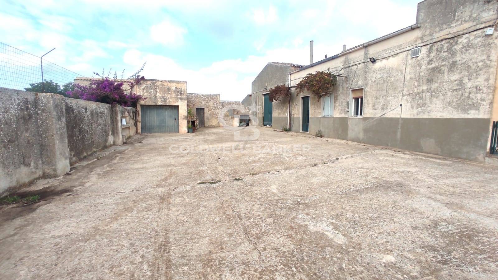 Rustic/Farmhouse/Court for sale in Ragusa Ref. CBI16323913892