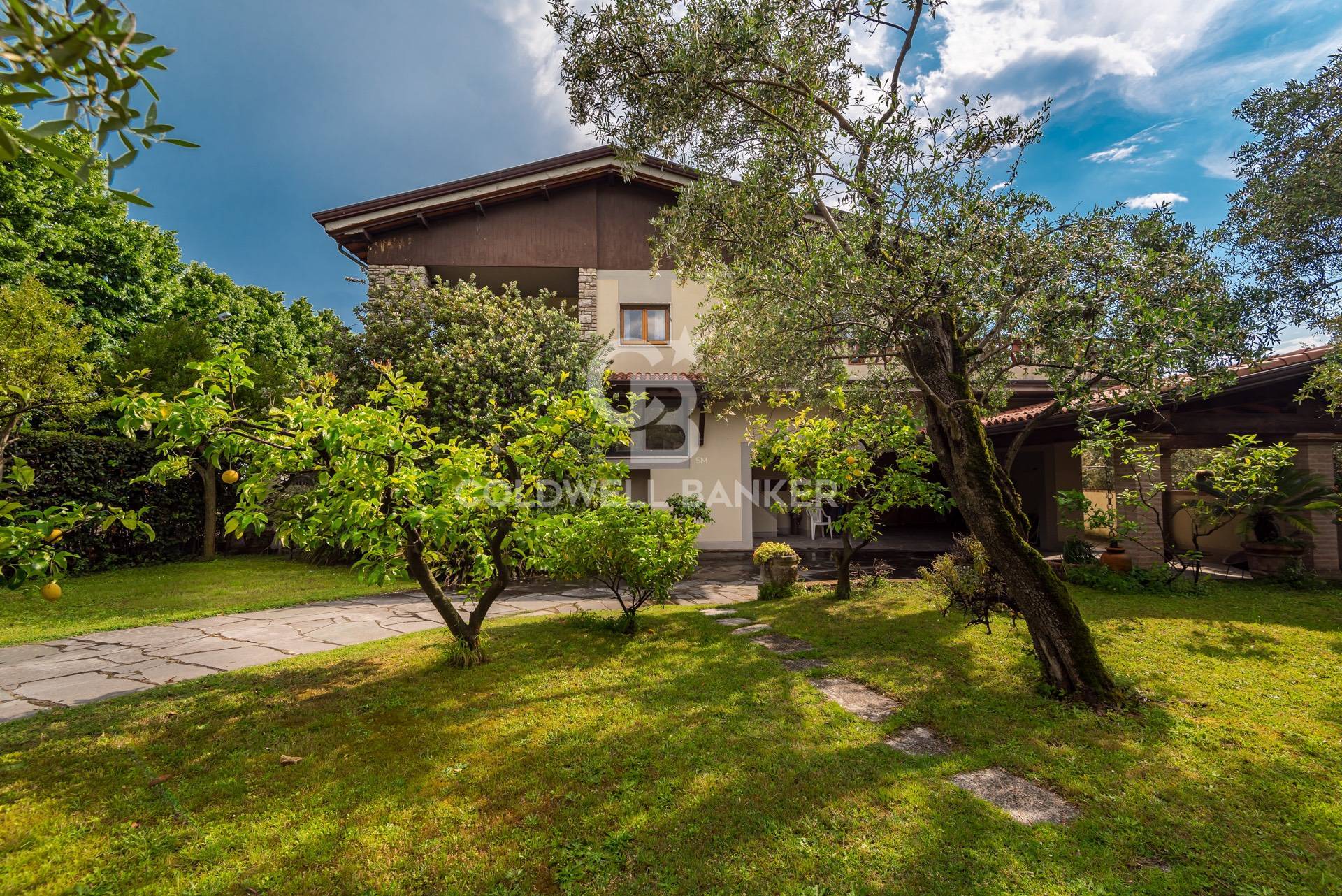 Villa in vendita a Pietrasanta - Zona: Vallecchia