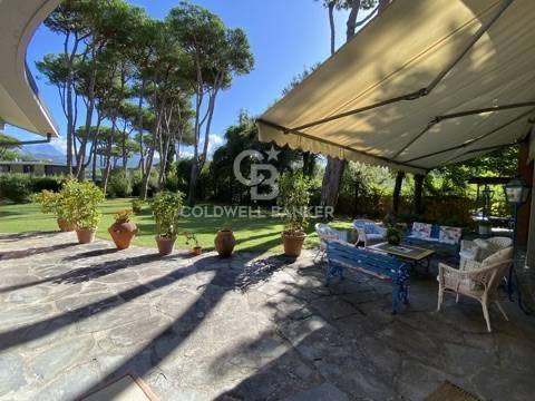 Villa in vendita a Forte dei Marmi