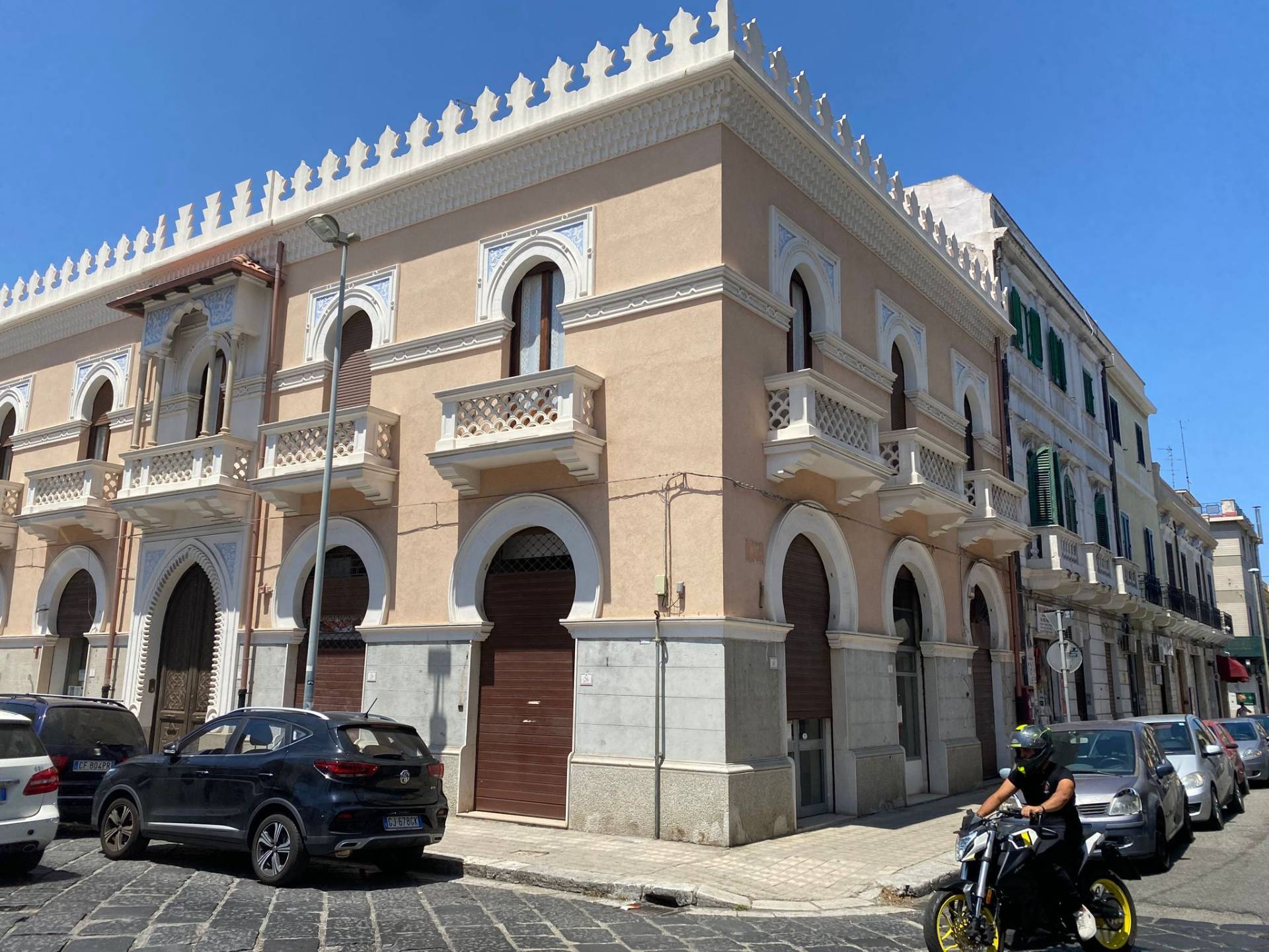 Locale commerciale in vendita a Reggio di Calabria