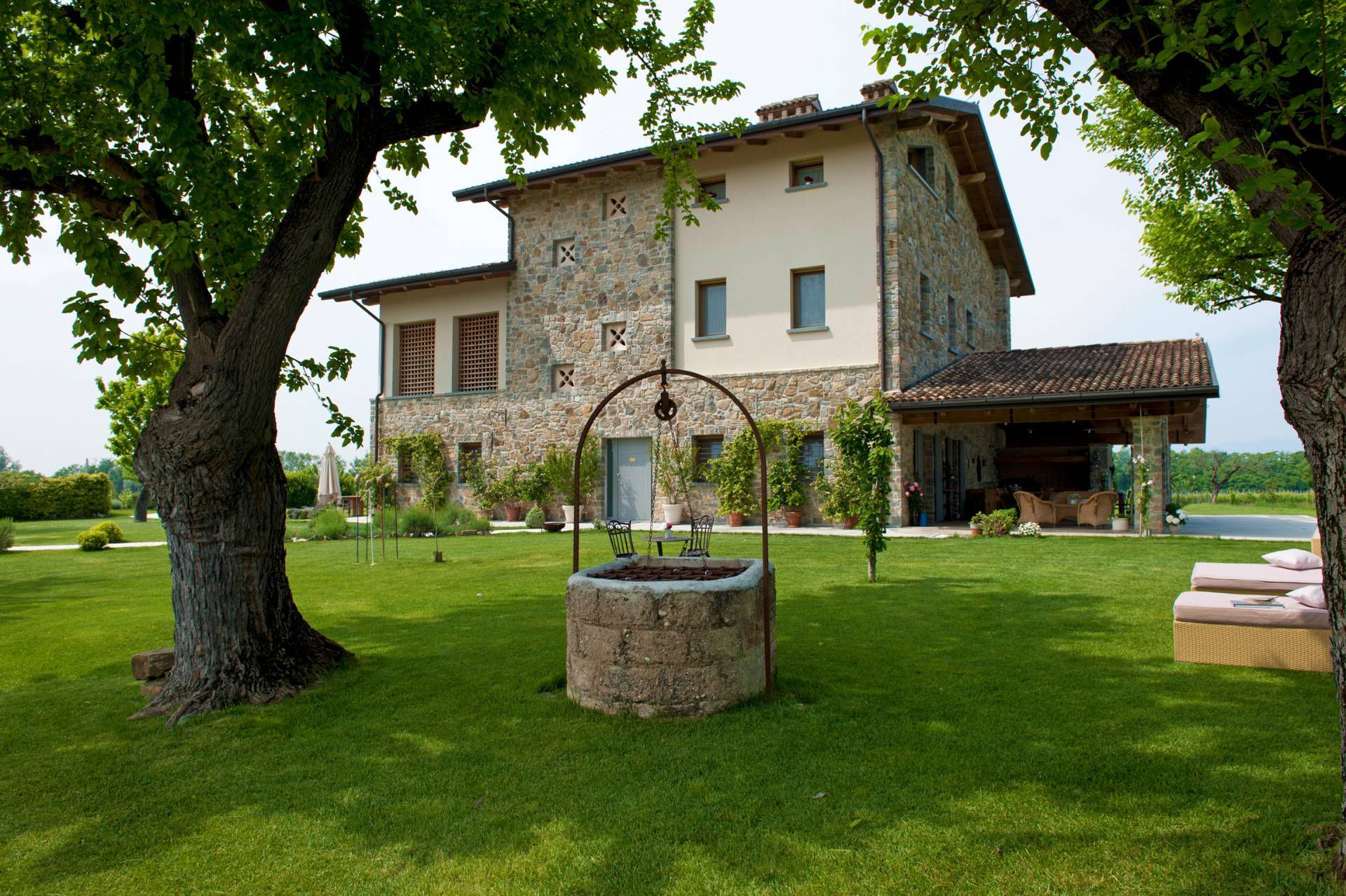 Villa in vendita a Peschiera del Garda