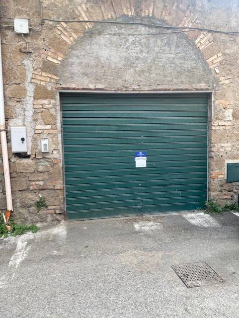 Locale commerciale in affitto/vendita a Vetralla