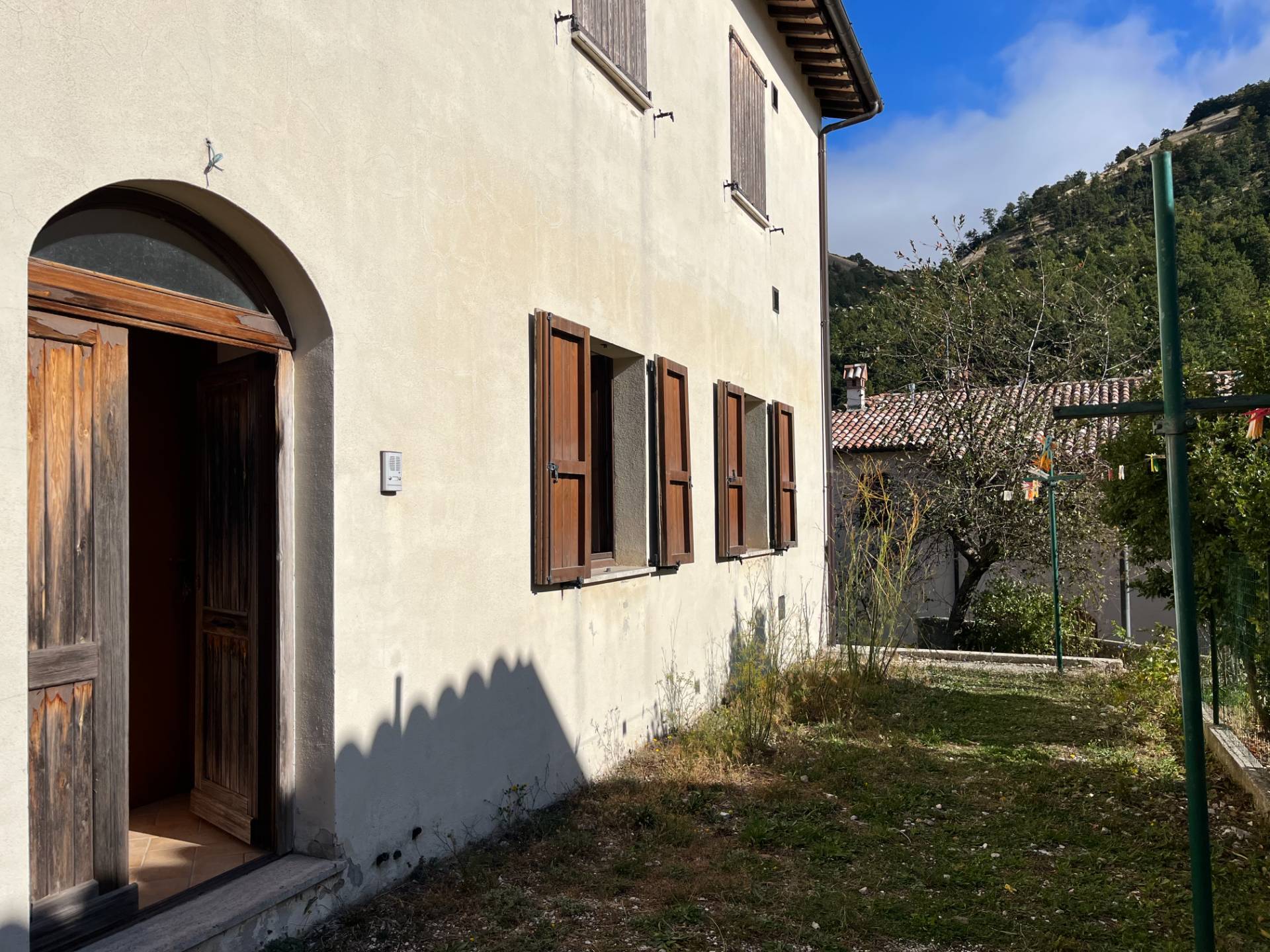 Appartamento indipendente in vendita a Serravalle di Chienti