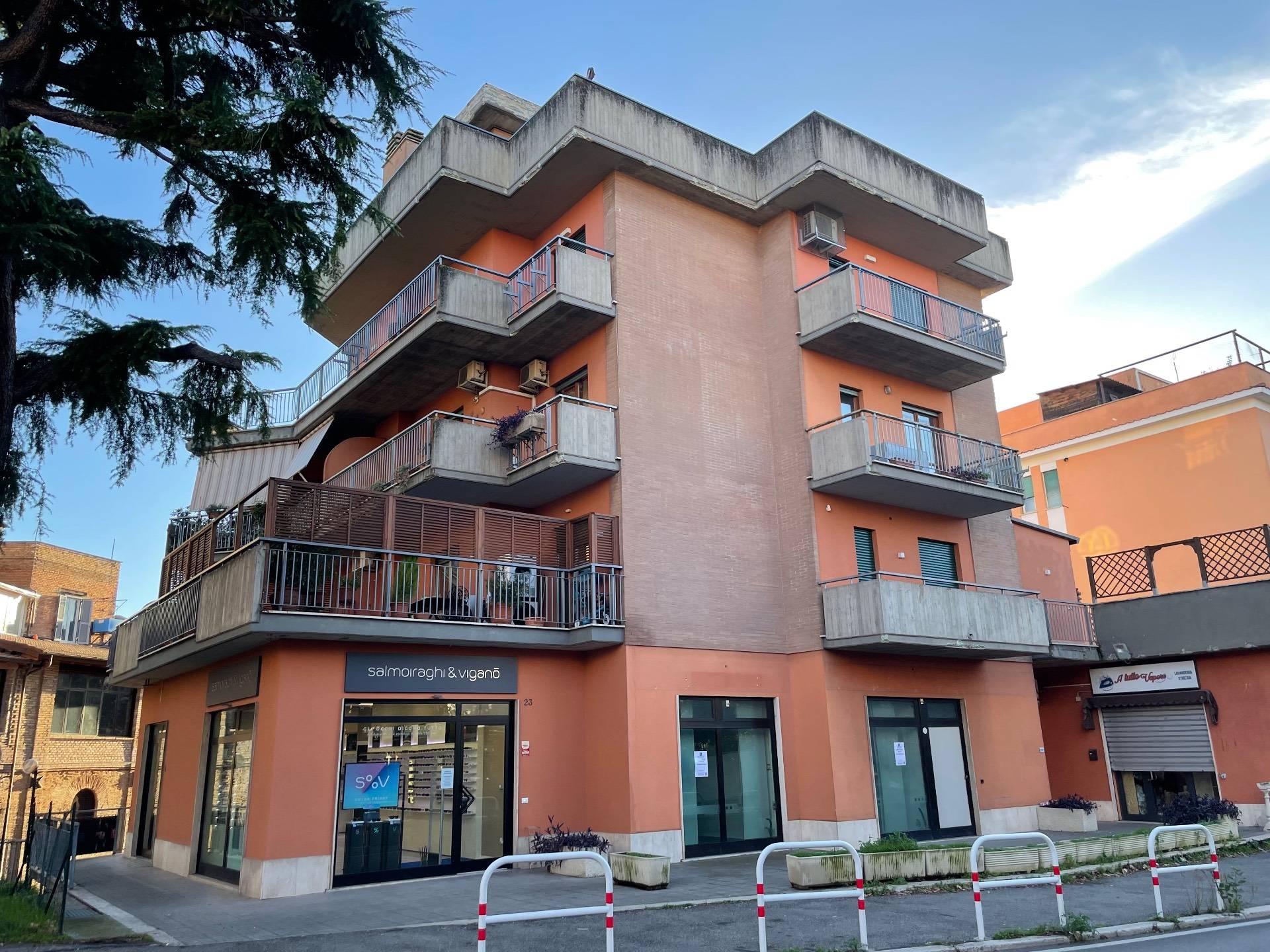 Locale commerciale in affitto a Monterotondo - Zona: Monterotondo Paese