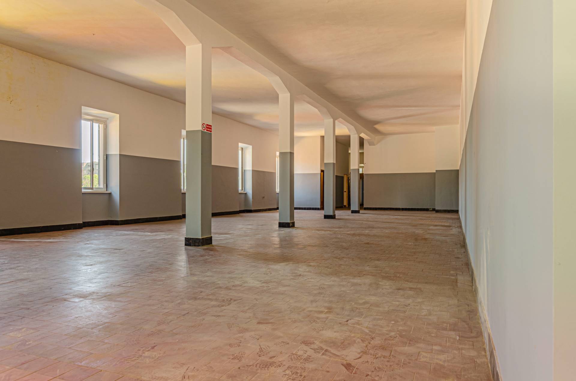 Commercial Property for rent in Roma Ref. CBI0381922301541