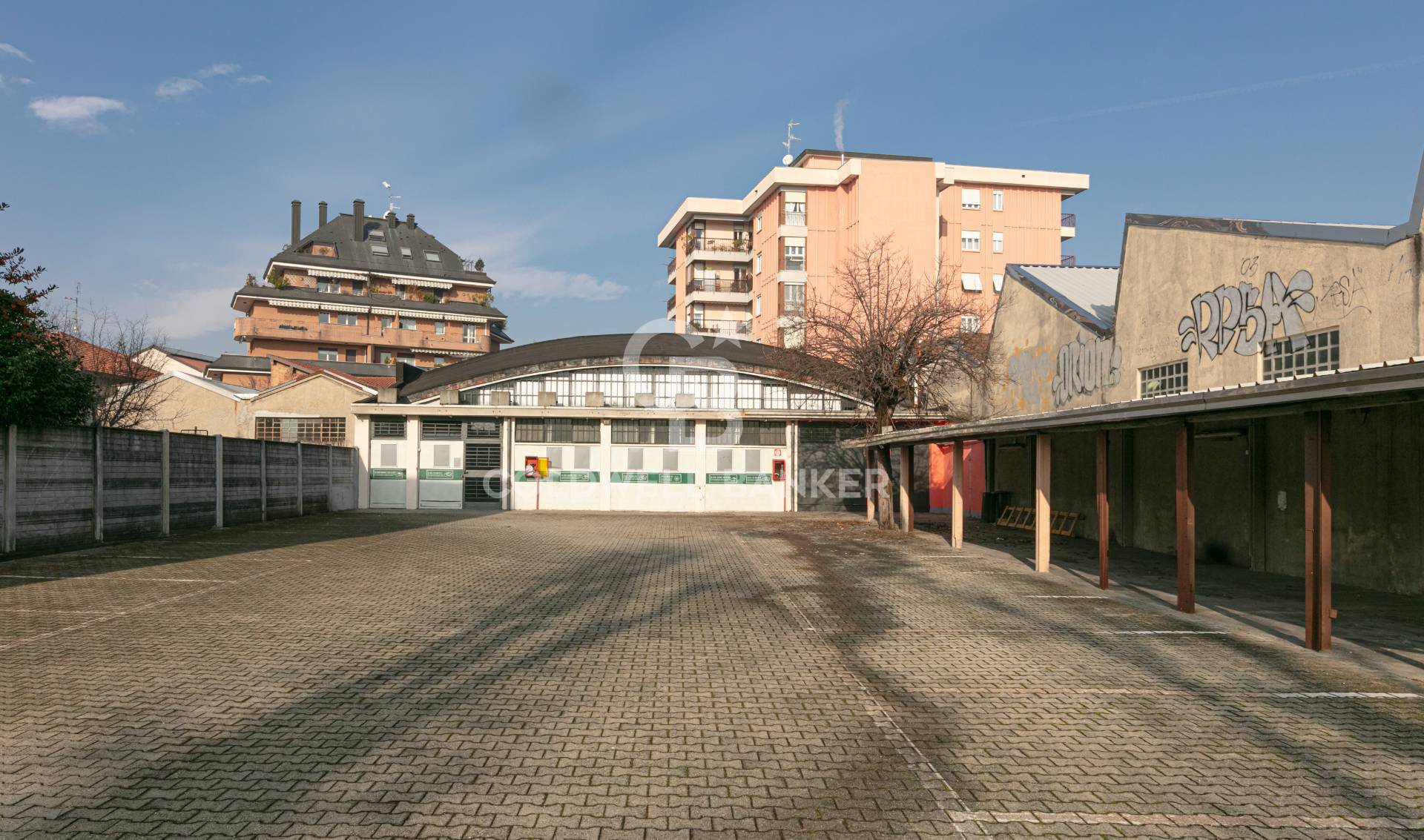 Complesso immobiliare in vendita a Busto Arsizio