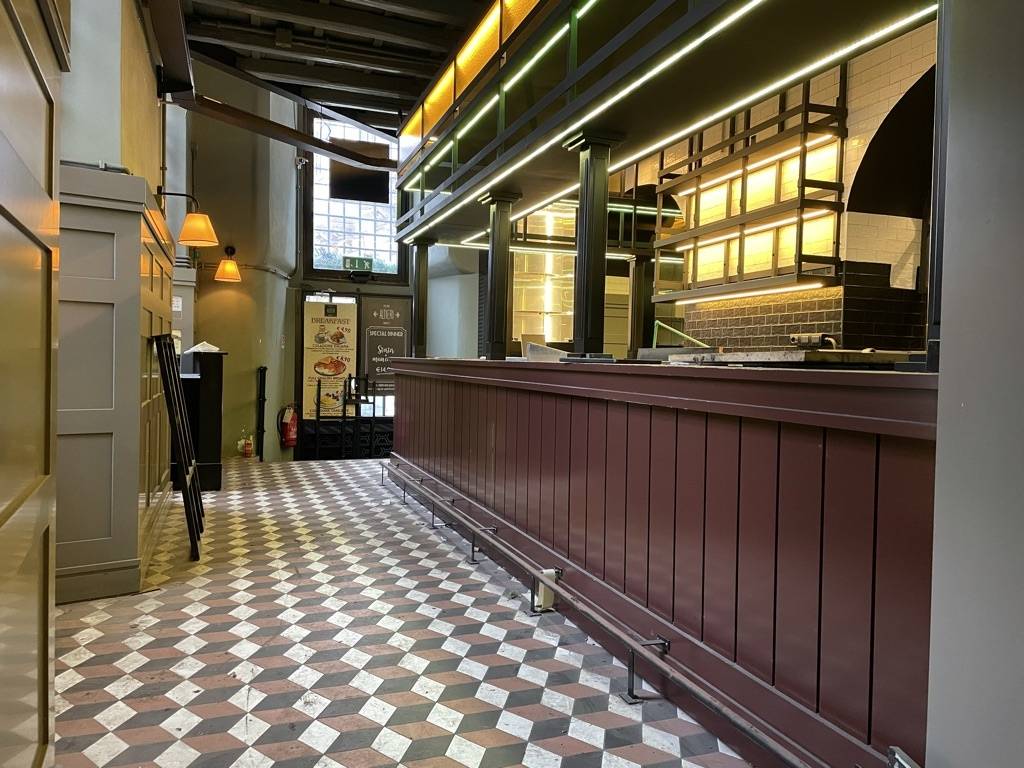 Locale commerciale in vendita a Roma