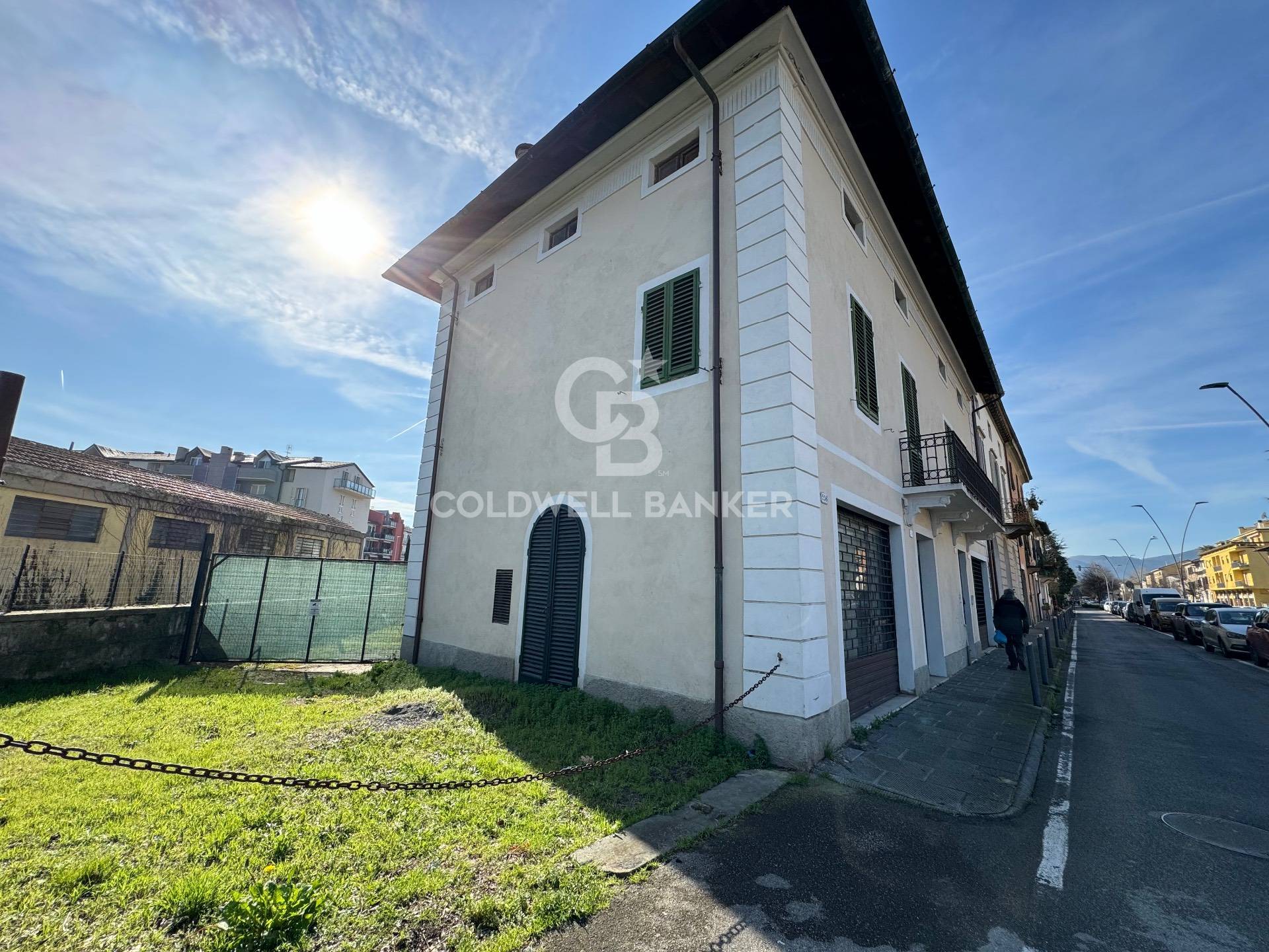 Edificio Direzionale in vendita a Lucca - Zona: Arancio