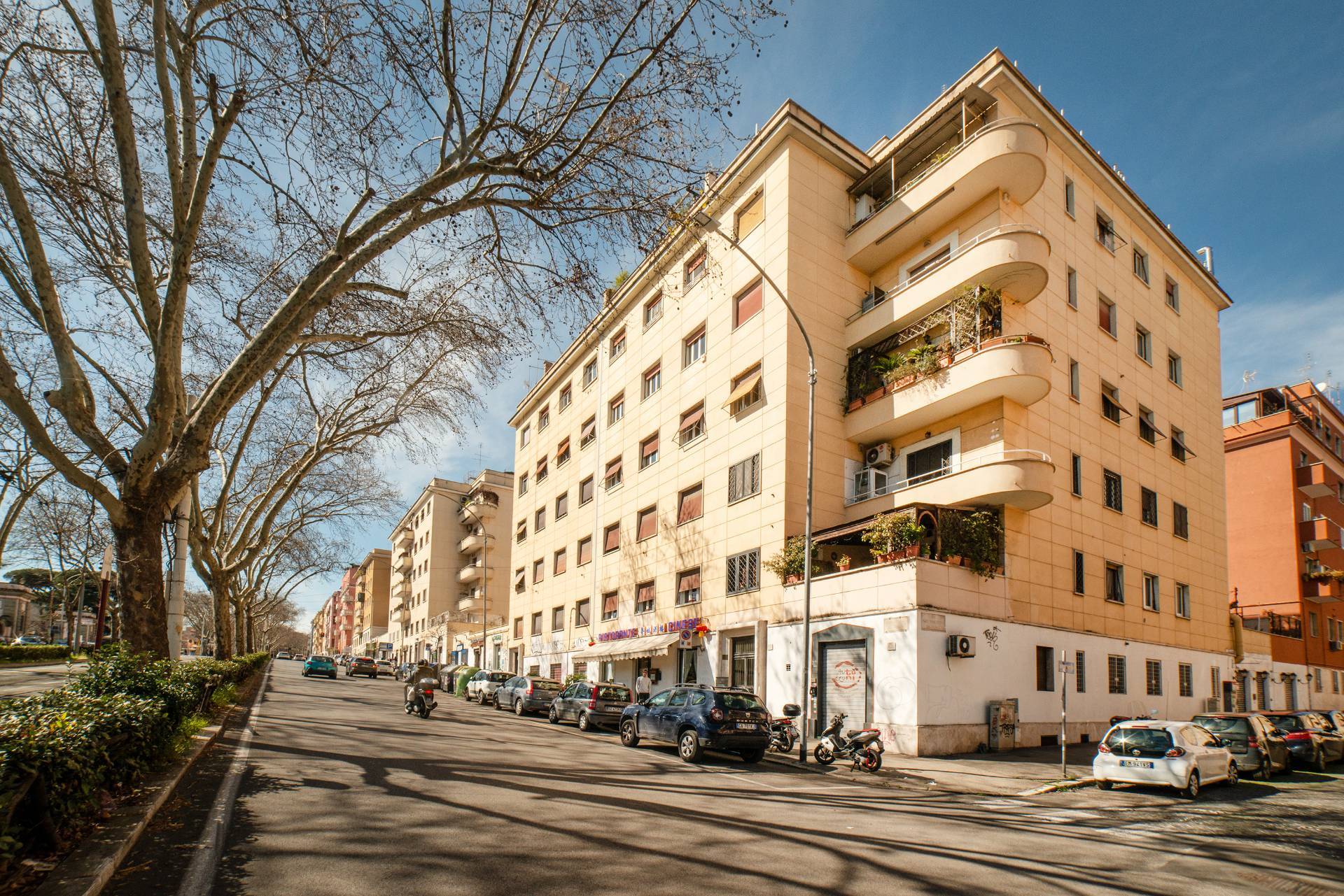3 locali in vendita a Roma