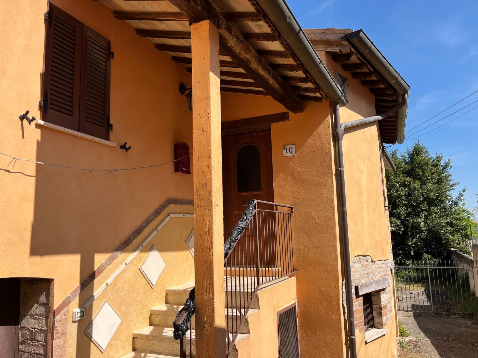 Casa semi indipendente in vendita a Giano dell'Umbria