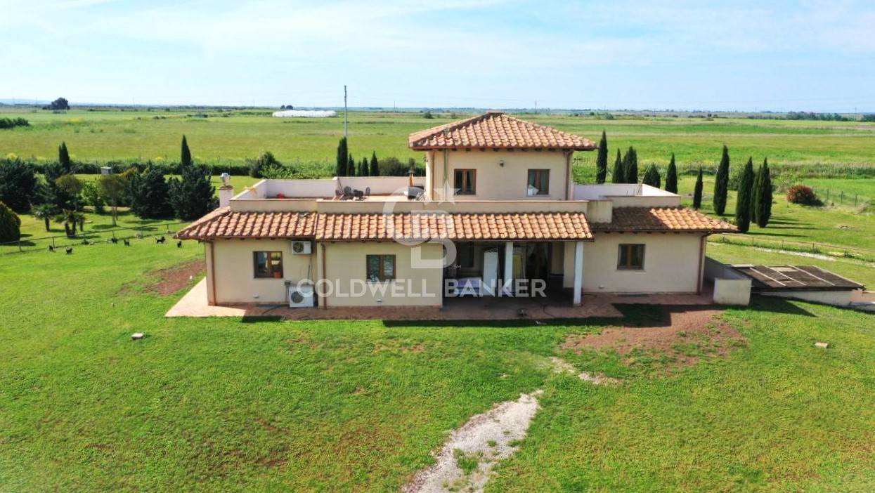 Villa for sale in Canino
