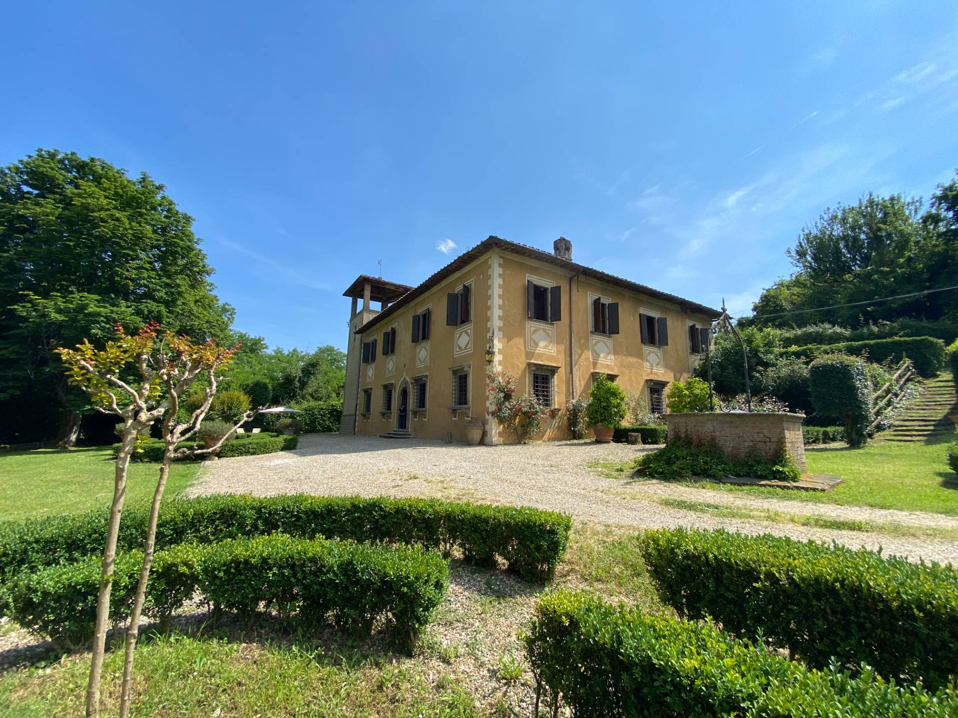 Historical villa: for sale in Borgo San Lorenzo