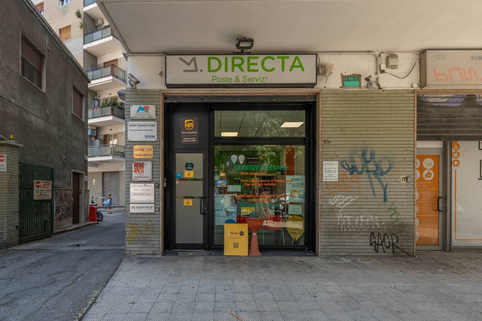 Locale commerciale in vendita a Bari