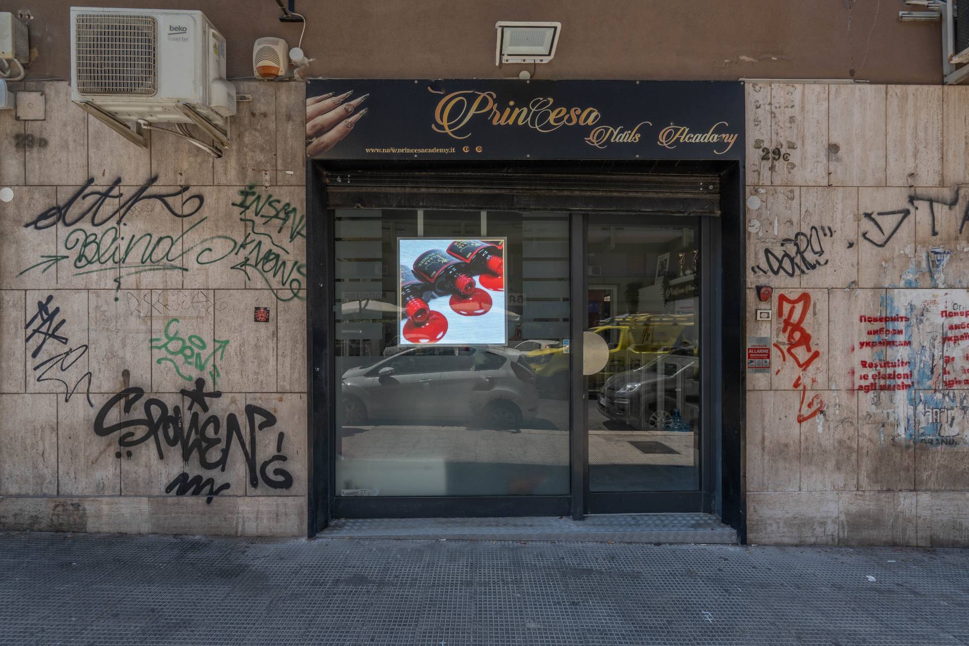 Locale commerciale in vendita a Bari
