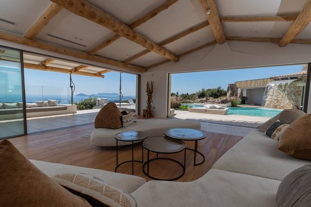 Villa for rent in Arzachena