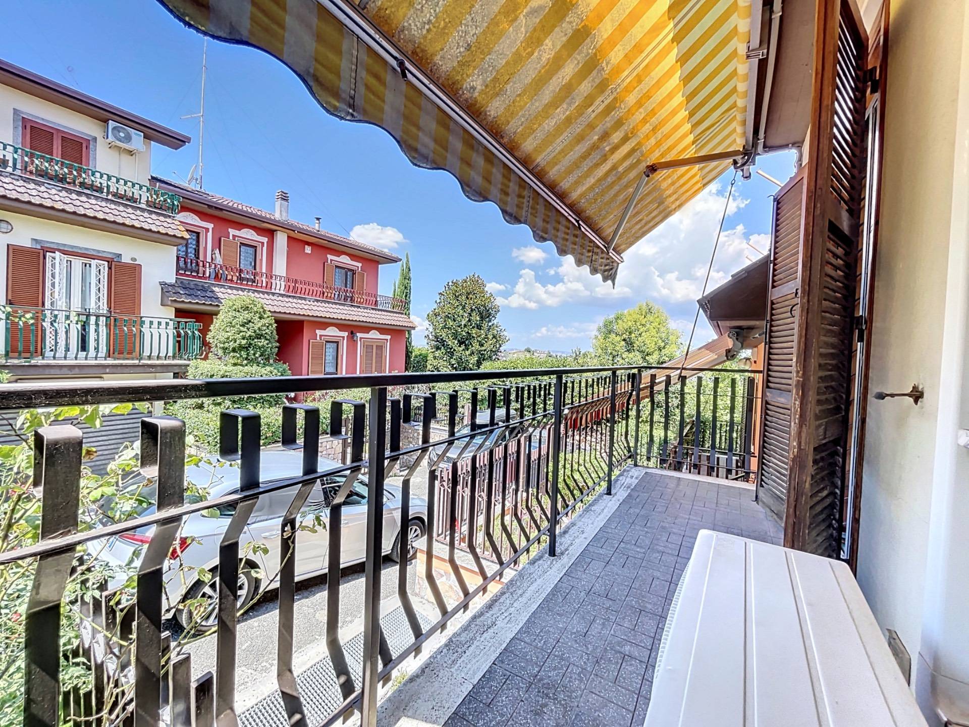 Three-family villa for sale in Monterotondo