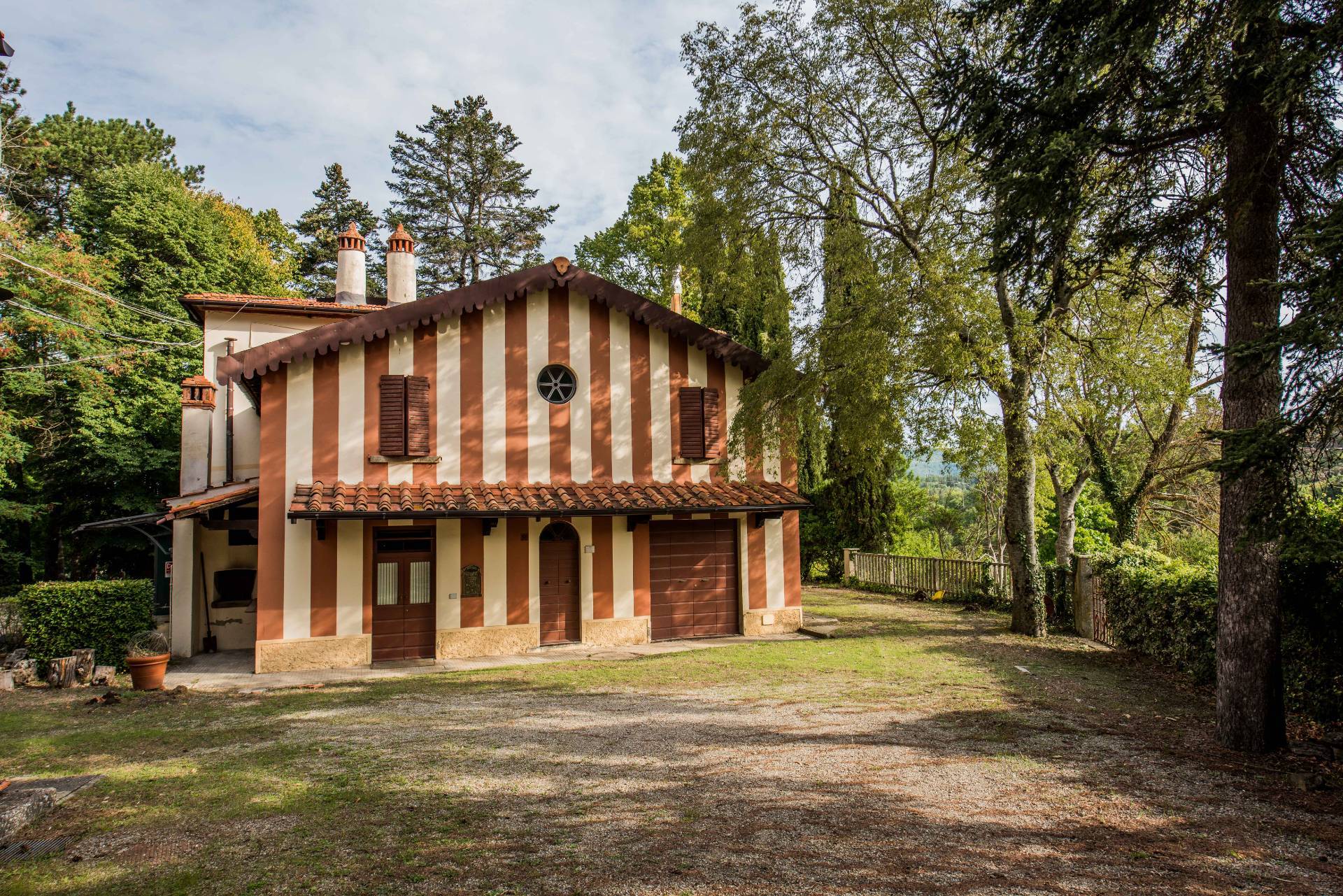 Villa for sale in Arezzo