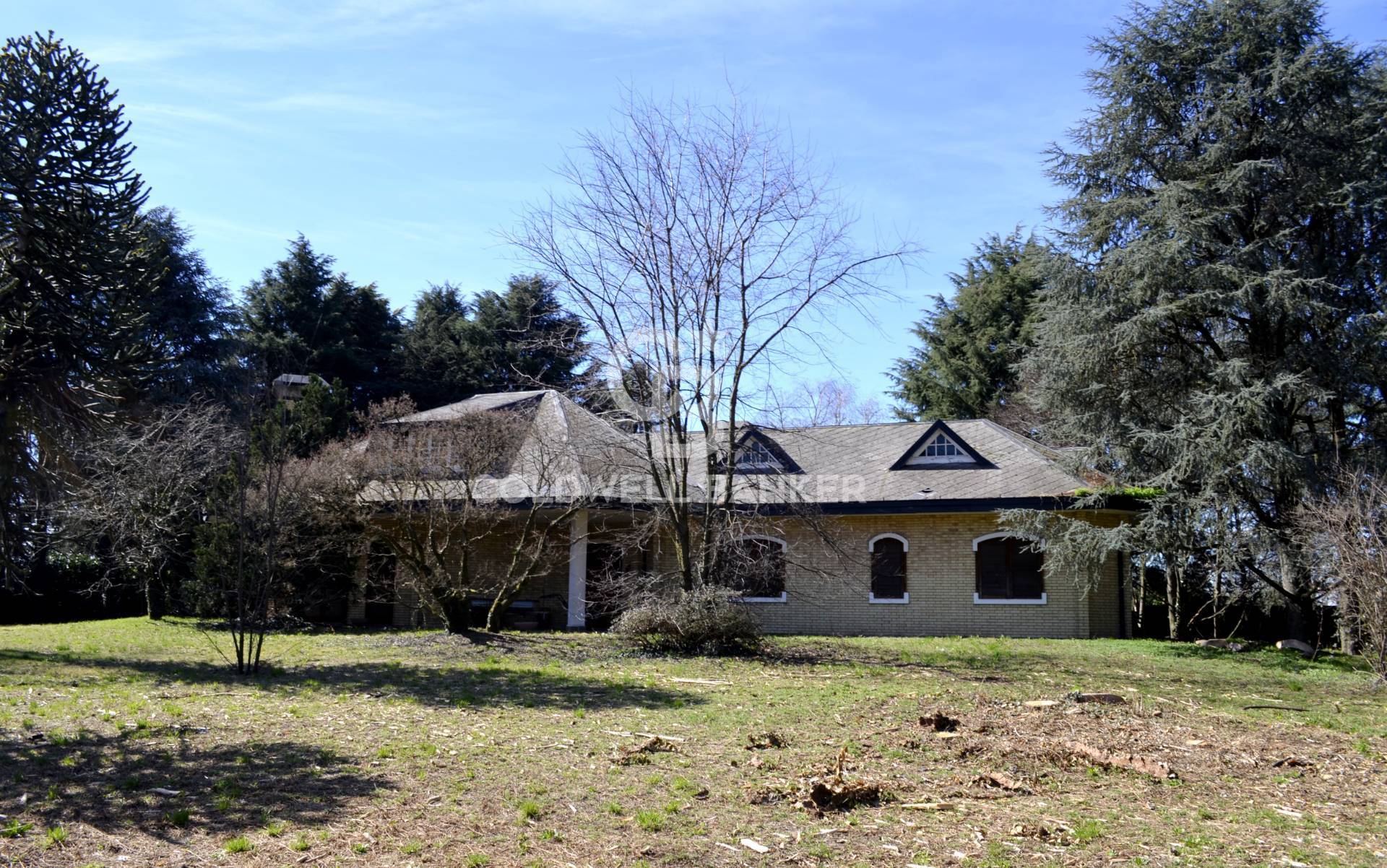 Villa for sale in Arconate