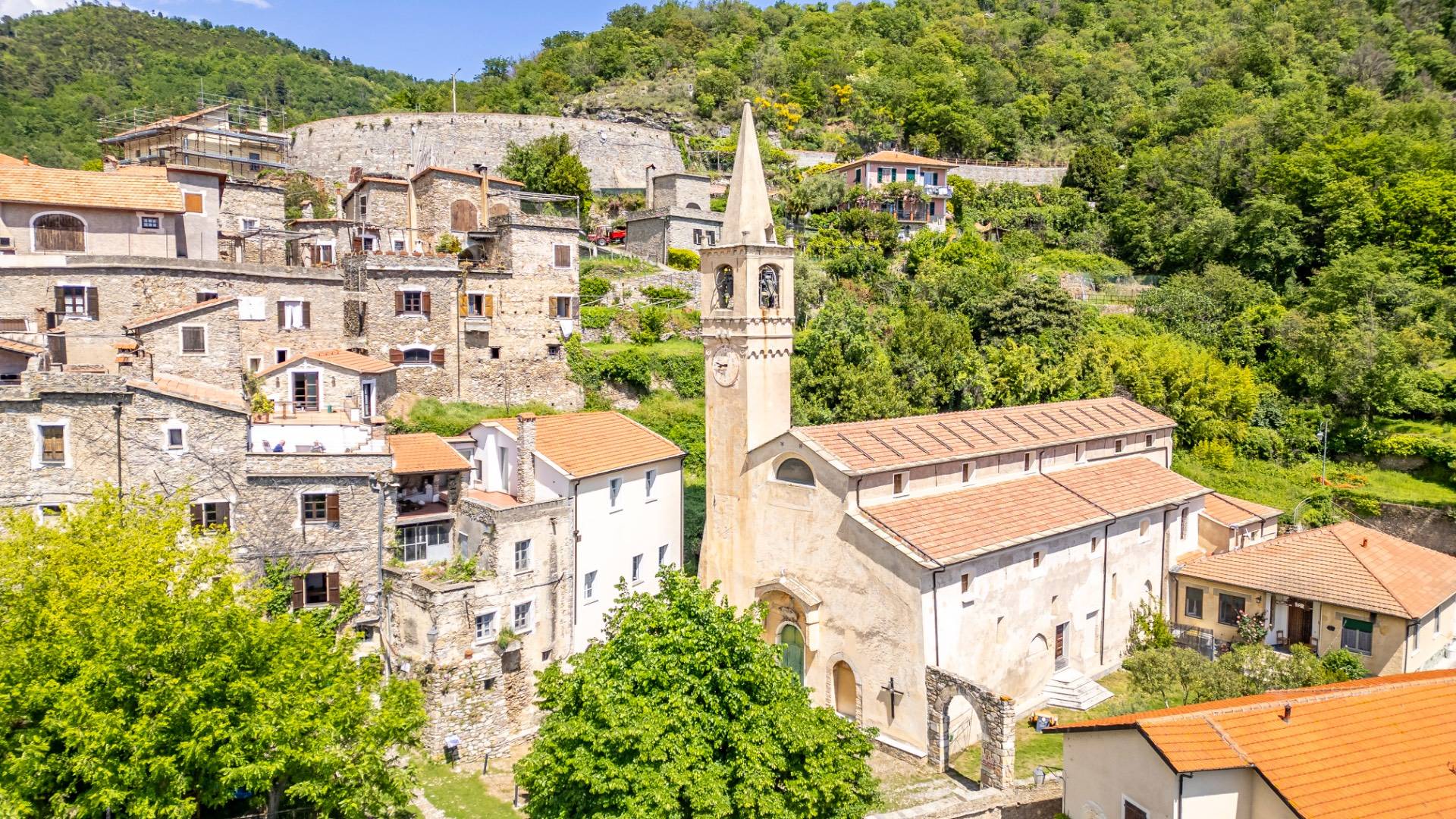 Appartamento indipendente in vendita a Castelvecchio di Rocca Barbena
