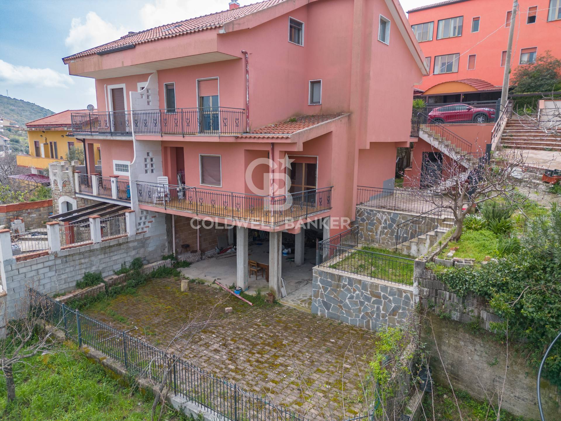 Villa bifamiliare in vendita a Ogliastro Cilento