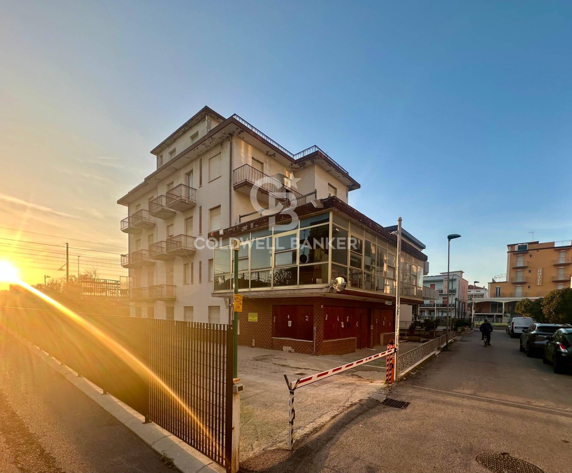 Albergo/Hotel in vendita a Bellariva, Rimini (RN)