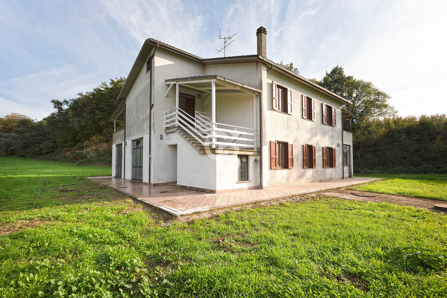 Villa bifamiliare in vendita a Viterbo