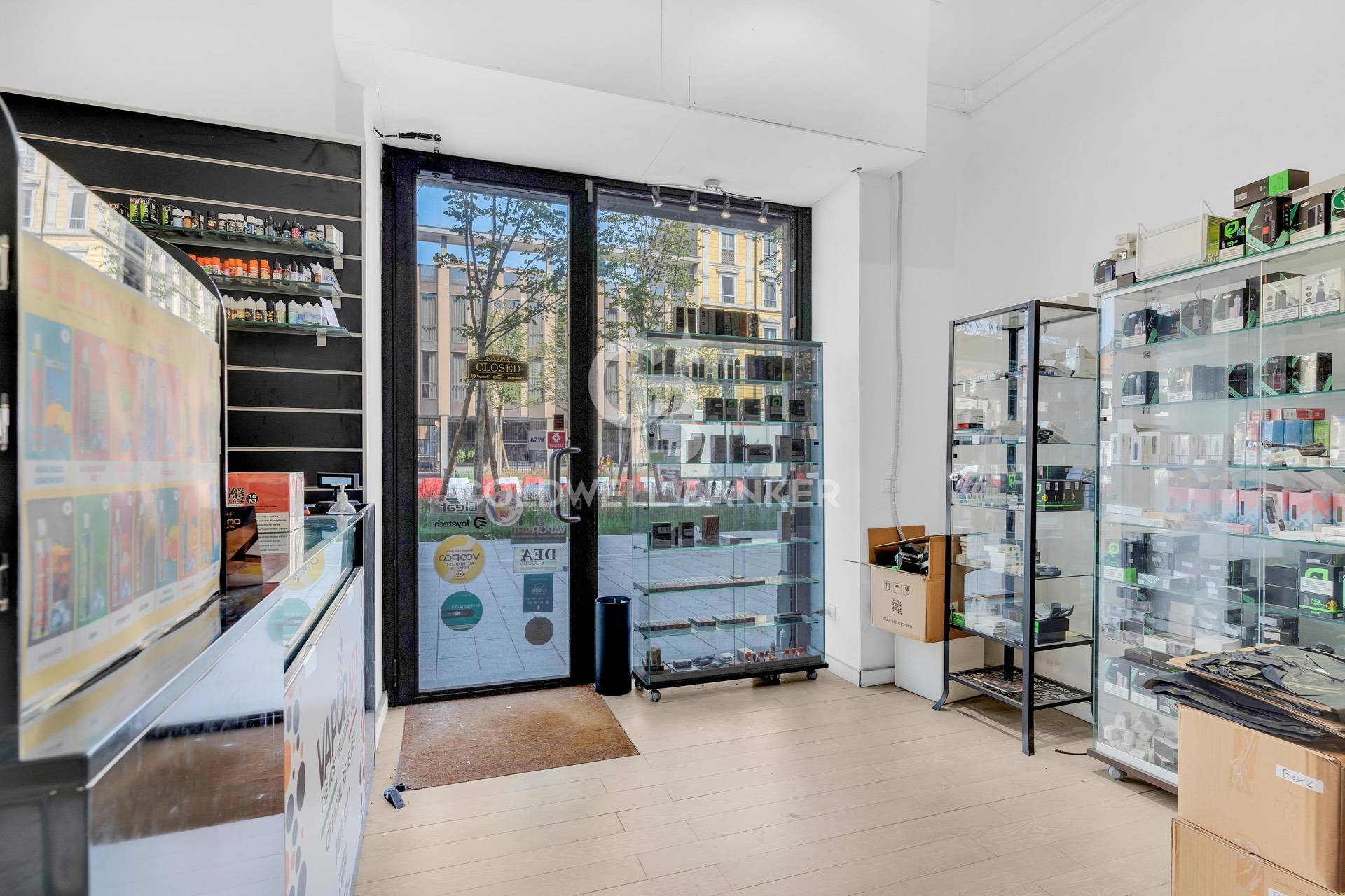 Locale commerciale in vendita a Milano